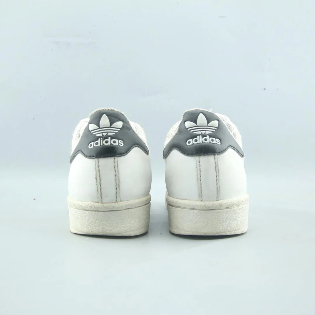 SUPERSTAR