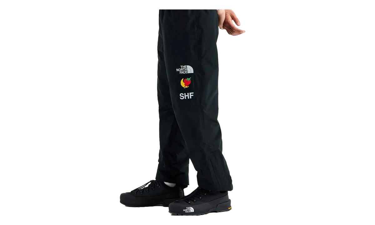MTN Nylon Pant "Sky High Farm - Black" NF0A8HHMJK31