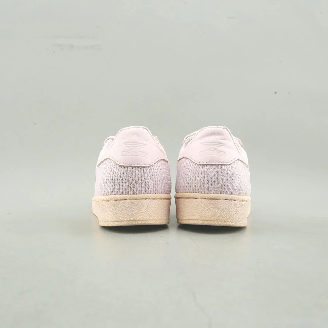 SUPERSTAR