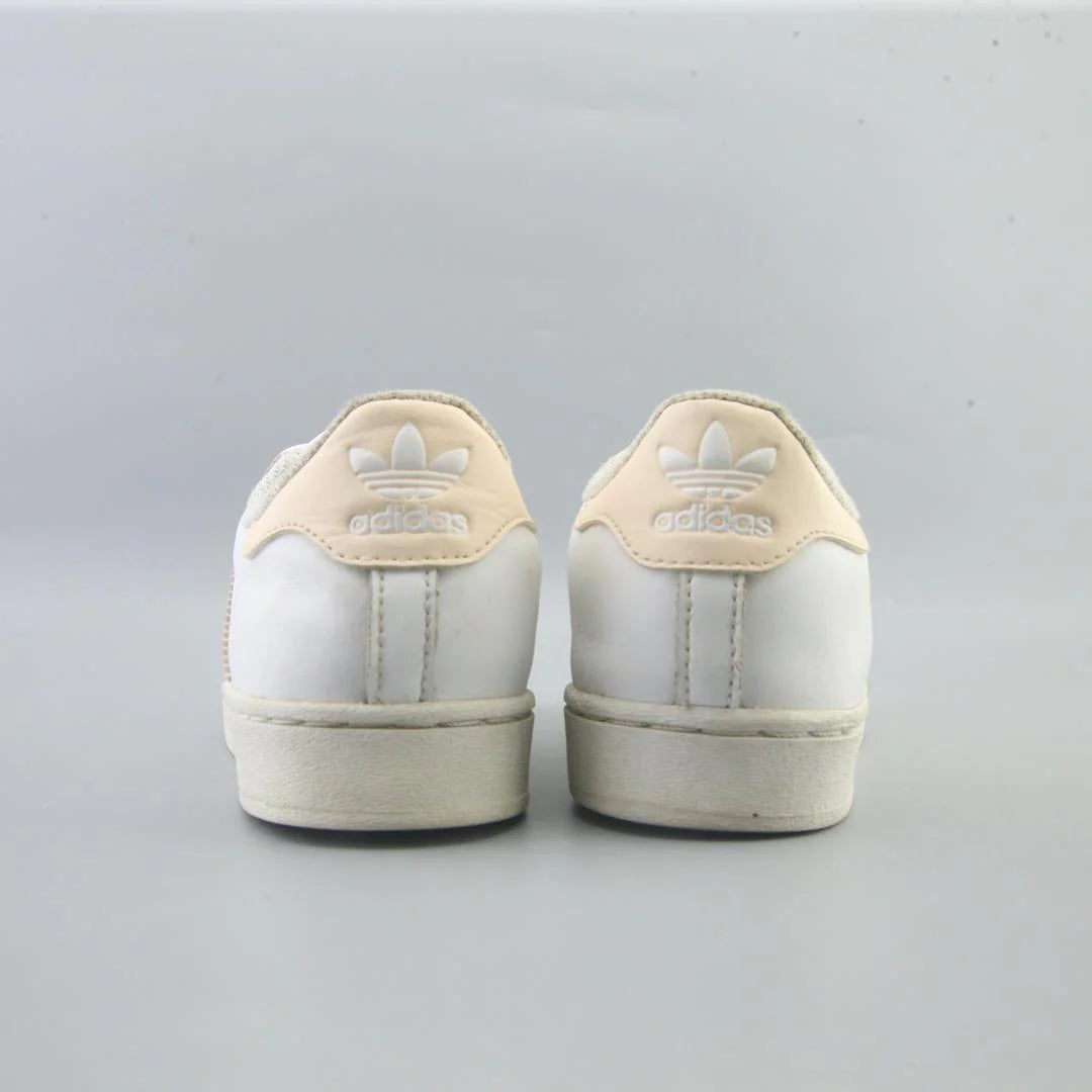 SUPERSTAR