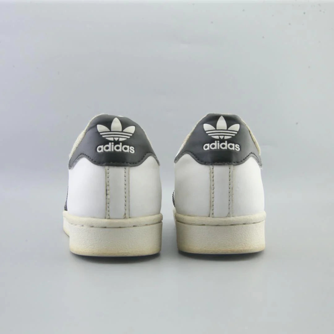 SUPERSTAR
