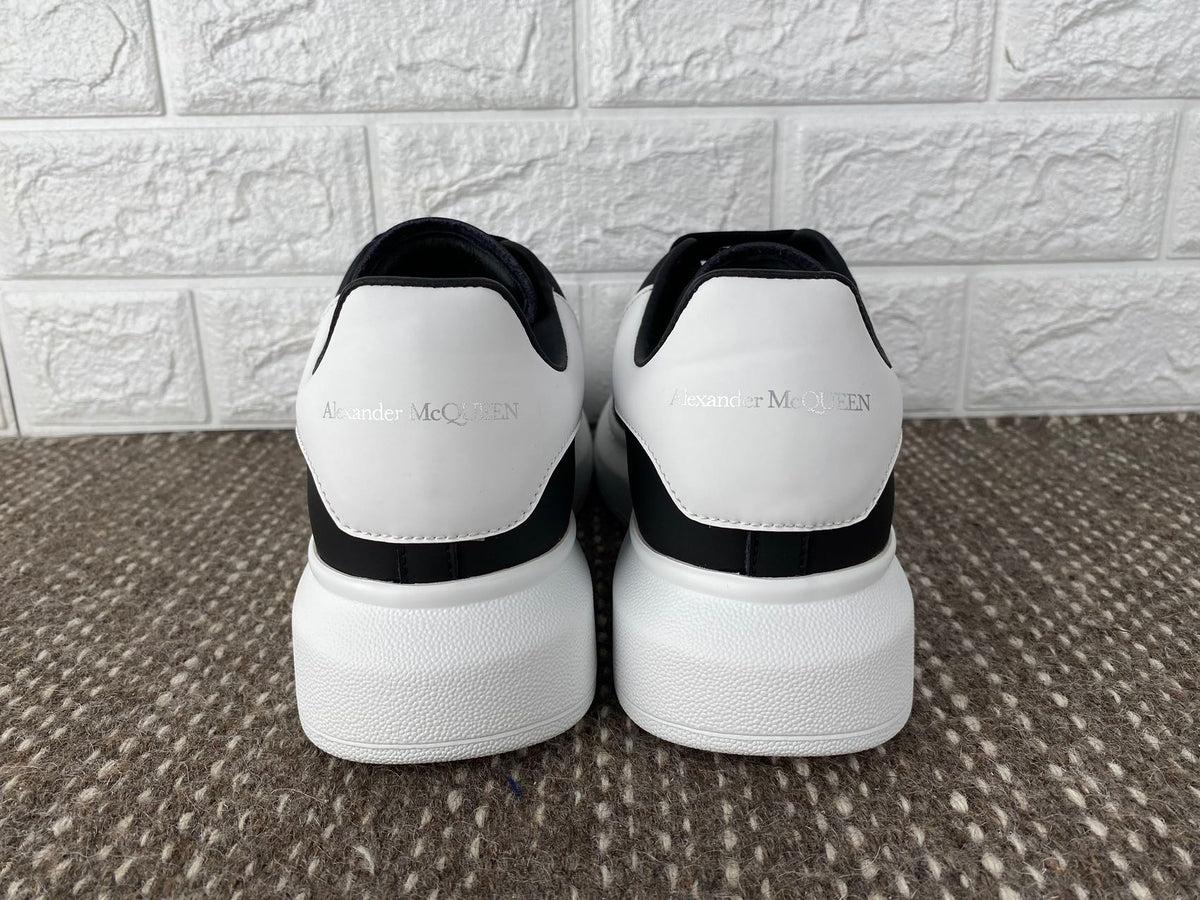 Oversized Black White