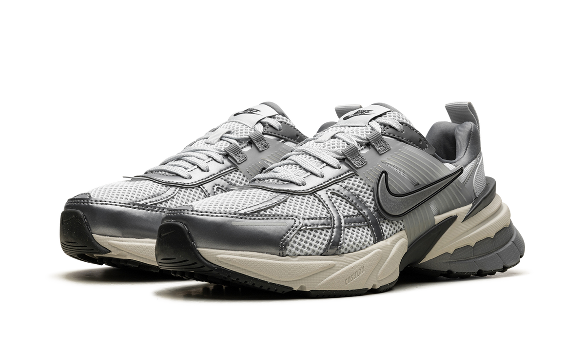 V2K RUN WMNS"Pure Platinum Wolf Grey" FD0736 003