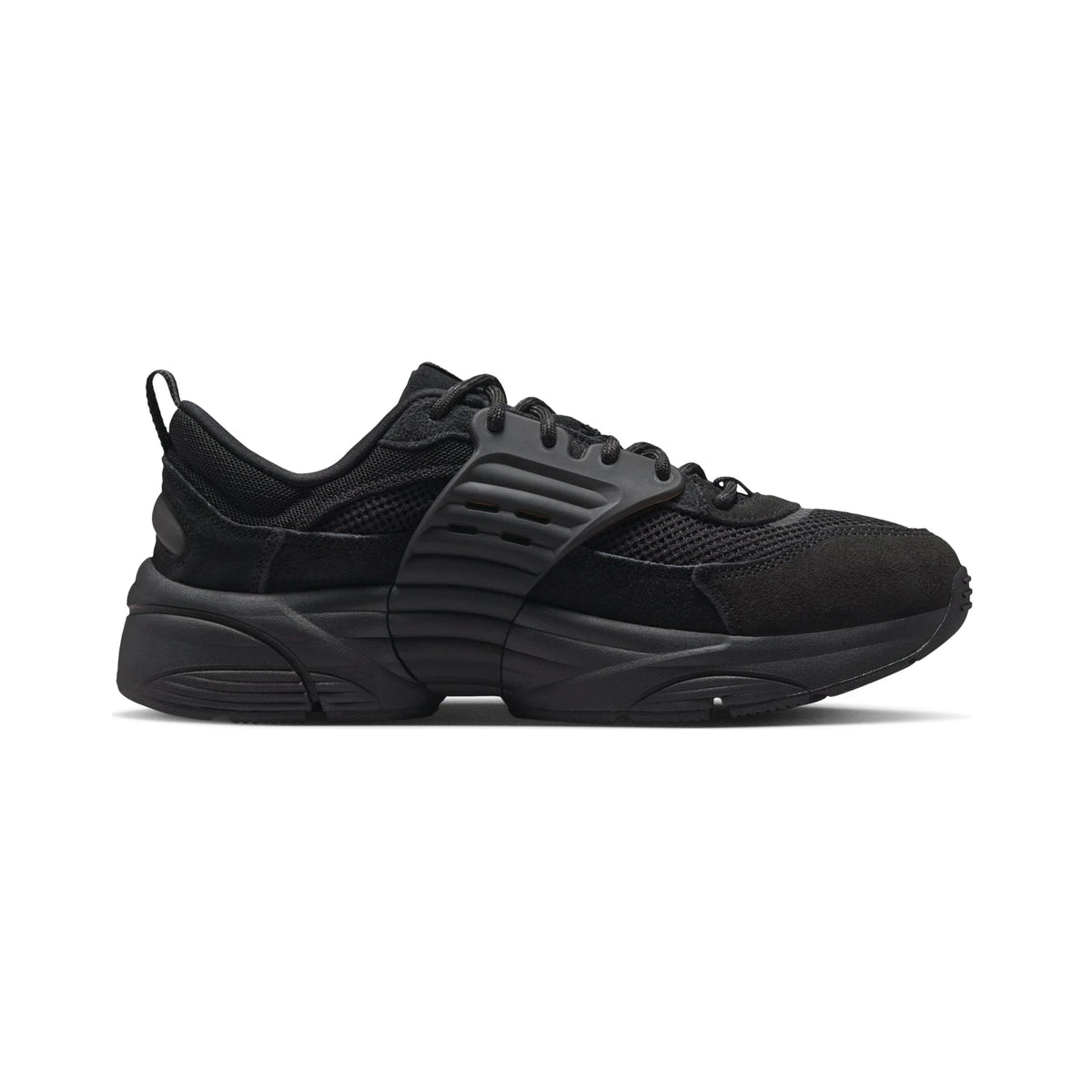 Trunner O/S 'Triple Black' (2025)