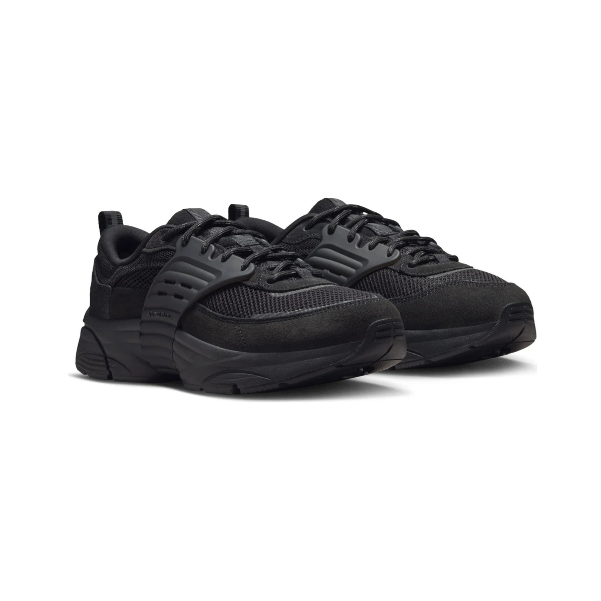 Trunner O/S 'Triple Black' (2025)