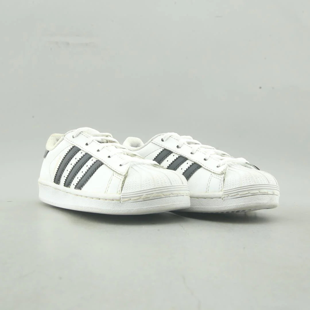 SUPERSTAR