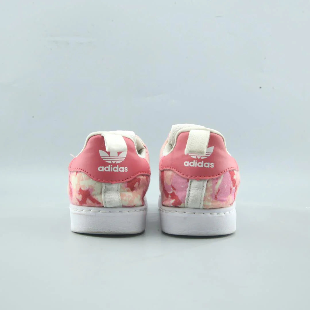 SUPERSTAR
