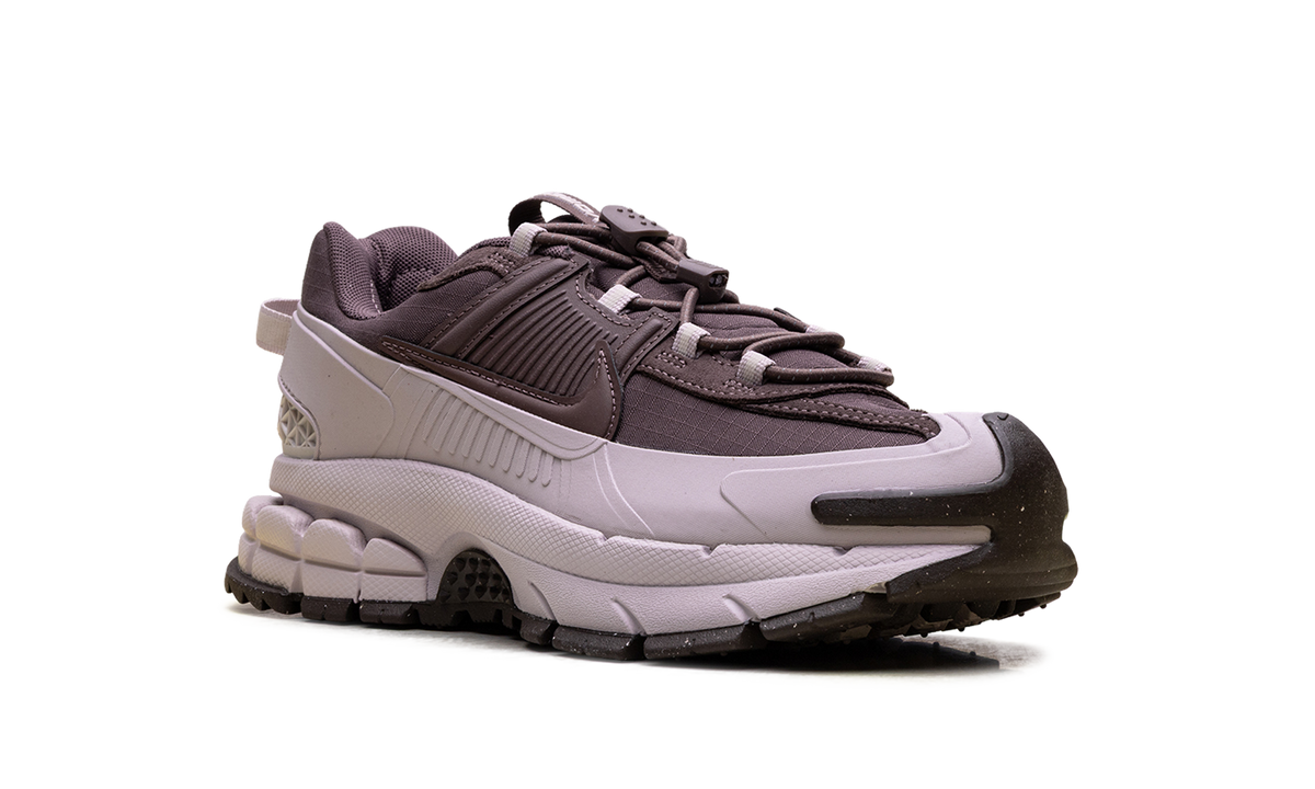 Zoom Vomero 5 Roam WMNS"Particle Rose" HQ2181 501