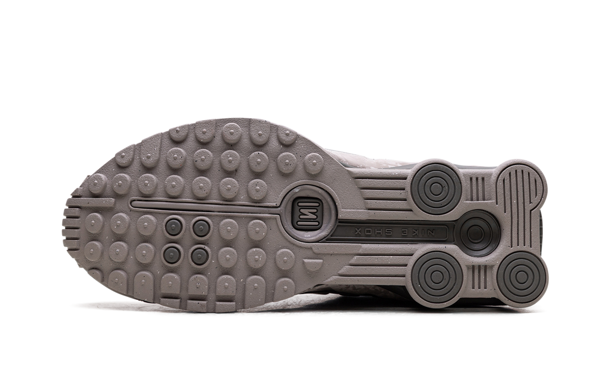 Shox R4 WMNS"Flat Pewter Floral" HV0934 001