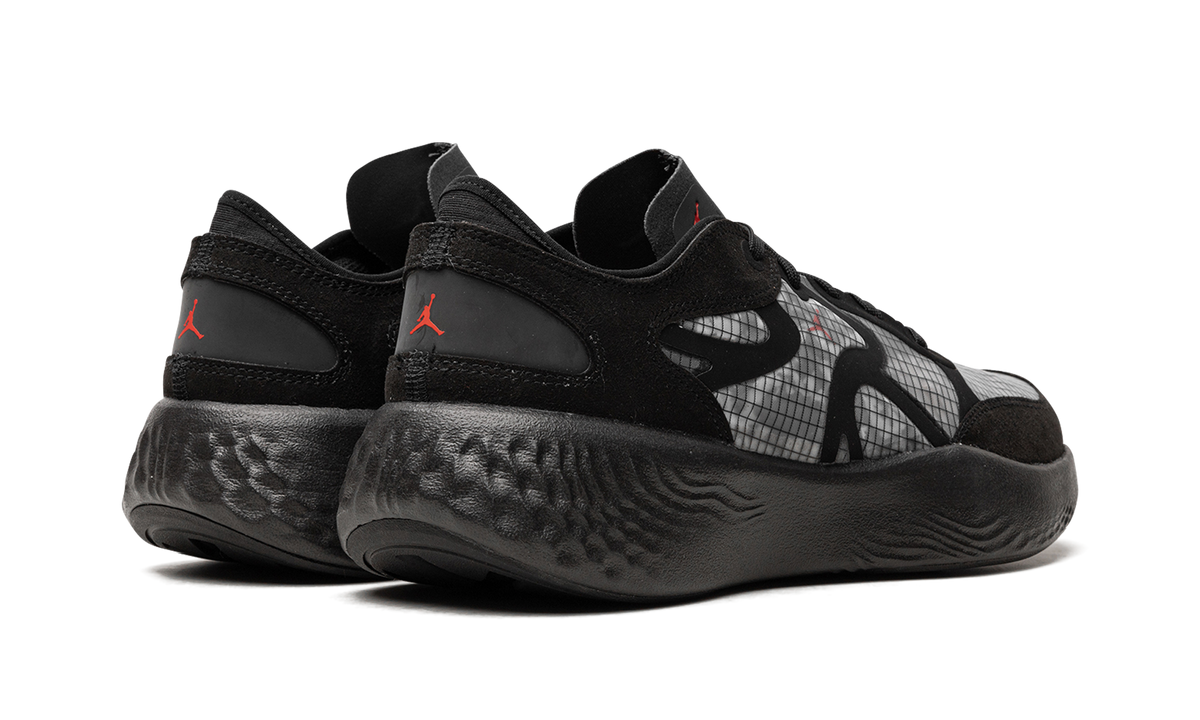 Delta 3 Low "Black Anthracite" DN2647 060
