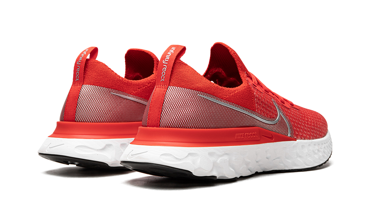 REACT INFINITY RUN FLYKNI MNS WMNS DC2054 600