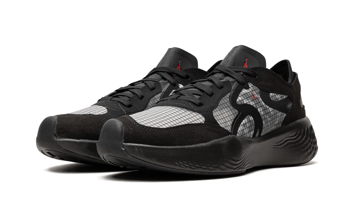 Delta 3 Low "Black Anthracite" DN2647 060