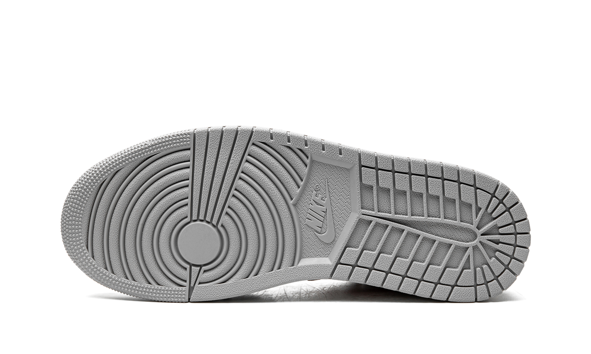 1 Low SE "White / Grey / Red" DC6991 016
